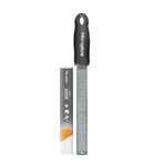 Microplane Narenciye, sert peynir, zencefil, çikolata, hindistan cevizi ve yer mantarı için Premium Classic serisinden Microplane Zester rende ince siyah paslanmaz çelik