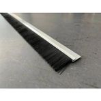 Mikasso Kapı Altı Fırçası - 1 Metre - Kıl Uzunluğu : 3 cm (Yandan Vidalama) Alüminyum