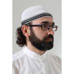 Milad Şerit Detaylı Namaz Takkesi, Desenli Makine Örgüsü Takke - Beyaz