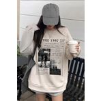 Millionaire Kadın Kırık Beyaz Krem Ekru 1997 Baskılı 0 Sıfır Yaka Oversize Salaş Bol Kesim Polar Sweatshirt