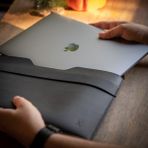 Minimal X Design Minimal x Apple Macbook Kılıfı - 13 Inç ve 16 Inç Uyumlu - Gerçek Deri ve El Yapımı - Hakiki Deri ve Yüksek Kalite - 13 inç Uyumlu - Siyah