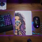 MİRAİ Anime Kafatası Maskeli Mouse Pad, Mor Saçlı Dövmeli Karakter Tasarımlı, Kaymaz Tabanlı, Dikdörtgen, 28x40 Cm - Bireysel ve Kurumsal Siparişe Uygun