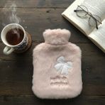 MiraLive Hello Everyone Yazılı Kurdeleli Pembe Peluş Sıcak Su Torbası 1 Lt – Yumuşak Kılıf, Uzun S� - 1 Ay