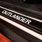 Mitsubishi Outlander 4 Carbon Fiber Kapı Eşiği Yazısı Sticker