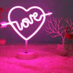 Mobgift Kalpli Love Yazılı Dekoratif Neon Pilli Led Masa Ve Gece Lambası