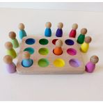 Moccotoys Peg Bebek ve Tabla Eşleştirme Insan Figürleri Ahşap Oyuncak (Waldorf) - 12 Renk - Açık Kahverengi