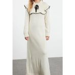 Moda Stil Relaxed Dik Yaka Maxi Boy Tesettür Siyah Biyeli Yaka Detaylı Uzun Triko Elbise