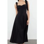 Moda Stil Relaxed Kalp Yaka Midi Boy A-Kesim Askı Bağlama Detaylı Dokuma Elbise