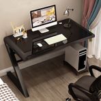Modern 47" Temperli Cam Bilgisayar Masası - Z Şekilli Metal Çerçeve, Ev Ofis ve Oyun İş İstasyonu için Şık Yazı ve Çalışma Masası, Öğrenciler ve Profesyoneller için Mükemmel