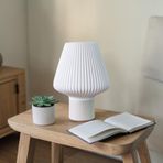 Modern Dekoratif Masa Lambası – Beyaz, E14 Duy, 2m Kablolu, Minimal Gece Lambası, Şık Aydınlatma (Taş)