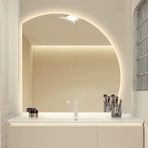 Modern LED Yarım Daire Duvar Aynası, Düzensiz Çerçevesiz Tasarım, Akıllı Dokunmatik Teknolojisi, Üç Renkli Işık Parlaklığı Ayarlanabilir, Ev Spa'sı için İdeal, Sol Alt Kesim Stili