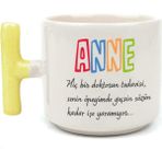 Mor Mürekkep Anne Hiç Bir Doktorun Tedavisi Baskılı Sarı Kulplu T Kupa - Açık Gri - Beyaz - 200 ml