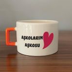 Mor Mürekkep Aşkoların Aşkosu Baskılı Turuncu Kulplu C Sevgililer Günü Fincanı - Açık Gri - Beyaz - 200 ml