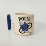 Mor Mürekkep Kişiye Özel Polis Kelepçe Baskılı Mavi Kulplu T Kupa - Beyaz - 200 ml
