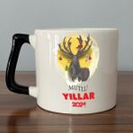 Mor Mürekkep Mutlu Yıllar 2024 Geyik Baskılı Siyah Kulplu D Yılbaşı Kupası - Açık Gri - Beyaz - 200 ml