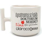 Mor Mürekkep Oynatmama Az Kaldı Doktorum Nerede Baskılı Beyaz Kulplu T Kupa - Açık Gri - Beyaz - 200 ml