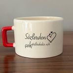 Mor Mürekkep Sözlerden Çok Gözlerdedir Aşk Baskılı Kırmızı Kulplu C Fincan - Açık Gri - Beyaz - 200 ml