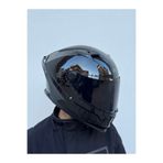 MT Helmets Braker SV PURE A1 parlak kask (şeffaf vizörlü biçimde) gönderilecektir