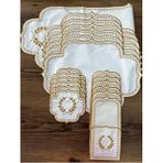 Mucit Home Amerikan Servis ve Masa Örtüsü 6 Kişilik 19 Parça Runner Seti Nakışlı Yemek Sunum Takımı - 35 x 100 cm - Beyaz - Gold