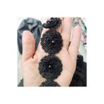 Mutkin 3,5*4 CM SİYAH İNCİLİ BONCUKLU ÇİÇEK ŞERİT -Siyah Dantel Çiçek Süs-APLİK – Zarif 2 METRE