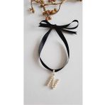N HARF TARZ İNCİLİ KURDELA CHOKER KOLYE