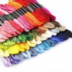 Namvo Nakış İplikleri Paket Başına 50 Çilek, Nakış İpi, Kanaviçe İpleri, Arkadaşlık Bileklikleri Floş, El İşi Floss Gökkuşağı Rengi Ücretsiz Nakış İğneleri, Floss Bobinler