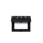 Nars Light - Aydınlatıcı Etkili, Mat Görünüm Veren, Transparan, Sıkıştırılmış Kompakt Pudra 3 gr
