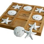 Nautical Crush Trading Denizyıldızı Tic Tac Toe Oyunu - 9" x 9" - Plaj Tic Tac Toe Oyunu - Kıyı Sahil Evi Sehpa Oyun Tahtası - Tic Tac Toe Dekor - Plaj Evi Oyunları - Beyaz Denizyıldızı ve Kum Doları
