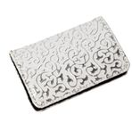 Nektar 70401ptn08a Pu Deri Kabartmalı Beyaz Kartvizitlik