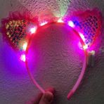 Nessi World 17x19 cm Kenarları Dantelli Fuşya Pullu Payetli Led Işıklı Kedi Kulak Taç