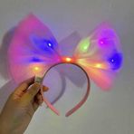 Nessi World 25x25 cm Pembe Renk Led Işıklı Fiyonk Şekilli Tül Parti Tacı