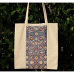 New Bazaar Kanvas Bez Çanta - Dokuma Kumaş Desenli - Iç Cepli ve Cırtlı - 36 x 40 cm - Lacivert Halı Desenli - Renkli