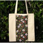 New Bazaar Kanvas Bez Çanta - Dokuma Kumaş Desenli - Iç Cepli ve Cırtlı - 36 x 40 cm - Papatya Desenli - Renkli