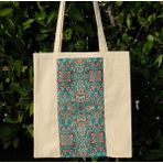 New Bazaar Kanvas Bez Çanta - Dokuma Kumaş Desenli - Iç Cepli ve Cırtlı - 36 x 40 cm - Yeşil Halı Desenli - Renkli