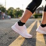 Nike Air Zoom Structure 24 Road Running Kadın Spor Ayakkabı (Dar Kalıpdır)-Sportxstore - Beyaz - Açık Pembe