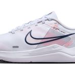 NIKE Downshifter 12 Premium Kadın Koşu Spor Ayakkabısı Spor Ayakkabı Moda Ayakkabı, Beyaz İnci Pembe Futbol Gri Gece Yarısı Lacivert, 42 EU