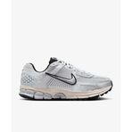 Nike FN6742-002 Zoom Vomero 5 Beyaz Kadın Sneaker