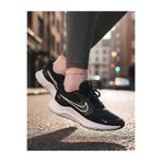 Nike Kadın Siyah Düz Dokuma Tekstil Günlük Bağcıklı Kauçuk Tabanlı Spor Ayakkabı