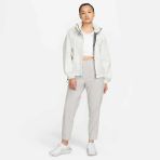 Nike Swift Storm Fıt Yağmura ve Rüzgara Dayanıklı Oversize ( Bol Kesim ) Jacket Kadın Mont - FB7492-110 - Beyaz