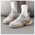 Nike V2K Run Gore-Tex (Su Geçirmez) Kadın Sneaker AYAKKABI-FZ2622-002-SPORTXOUTLET - Krem - Bej
