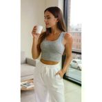 No 35 NO35lux2025619090 Kadın Gri Kare Yaka Crop Top Bluz – Şık, Rahat Ve Kolay Kombinlenebilir