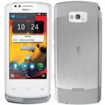 Nokia 700