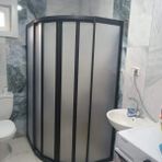Nokta Duşakabin 105X105 Oval Teknesiz Duşakabin Siyah Profil Mika Camlı