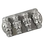 Nordic Ware Mini Fındıkkıran Kek Kalıbı 4'lü 17 x 35 cm