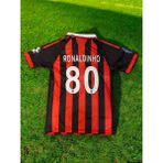 North Stand Nostaljik Efsane Milan Ronaldinho Forması - Kırmızı
