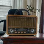 Nostaljik Gorunumlu Usb Sd Aux Bluetooth Destekli Solar Panelli Sarjli + Pilli Radyo Rt-834