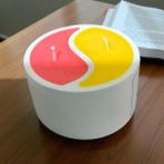 Nur Değirmenci Gallery ND Candle Yin-Yang Sarı- Kırmızı El Yapımı Soya Mumu Beton Mumlukta - Sarı - Kırmızı - 1