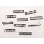 Nusrat Bilişim Çanta Aksesuar 10 lu Handmade Yazılı Metal Etiket Plaka Süs Füme Renk