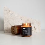 Oda Products Woody & Floral - Odunsu ve Çiçeksi Kokulu Dekoratif Siyah Kapaklı Amber Kavanoz Soya Mumu I 165 gr - 1 Adet