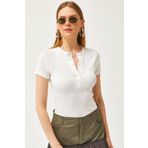 Olalook Kadın Beyaz Düğmeli Reglan Kısa Kol Bluz BLZ-19002590